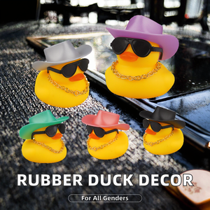 ديكور لوحة عدادات السيارة ، زينات البط المطاطي الملونة الصغيرة مع قلادة ، نظارات شمسية ، ألعاب ضغط للأطفال - Product Image 2