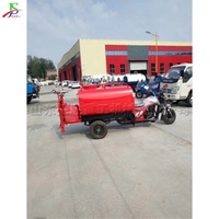 Promotion : Tricycle pulvérisateur multifonctionnel à essence avec réservoir d'eau de 1500 L pour le nettoyage routier et l'irrigation