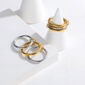 แหวนกันน้ำไม่หมอง 14k 18k ชุบทอง PVD แฟชั่น แหวนสแตนเลส 316L ประดับเพชรซิคอนสำหรับผู้หญิง - Product Image 1