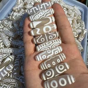 ลูกปัดดีซีลายเสือขาวหิมะ เกรด 38 มม. ลายไม่จำกัด ลายเก้าตา หลายลวดลาย ทำจากอาเกต สไตล์จีนโบราณ สำหรับเสริมฮวงจุ้ย - Product Image 1