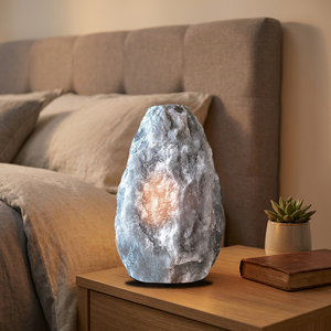 NOUVEAU Lampe de sel de l'Himalaya avec interrupteur et base en bois, lampe de table en sel gris naturel sculpté avec variateur d'intensité, vente en gros - Product Image 1