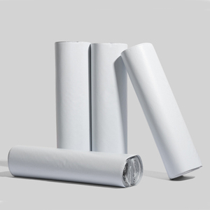 Sacs d'expédition et d'emballage GTU personnalisés en gros, adhésifs puissants, épaisseur 0,5 mil, gaufrage/débossage, 32x45cm, 100 pièces, blancs, pour dossiers - Product Image 4