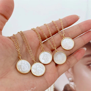 Collar Religioso <span class=keywords><strong>de</strong></span> la Virgen María con Concha Redonda Minimalista, Chapado en Oro <span class=keywords><strong>de</strong></span> 18K, Resistente al Deslustre, Regalo para el Día <span class=keywords><strong>de</strong></span> la Madre - Product Image 3