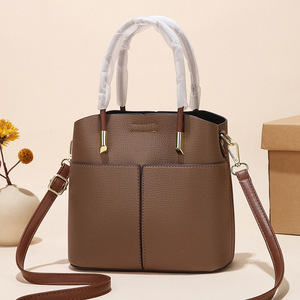 Ce sac à bandoulière à une épaule est une maman élégante qui <span class=keywords><strong>va</strong></span> bien avec toutes sortes de tenues. C'est une nouvelle main de mode d'été 2024 - Product Image 1