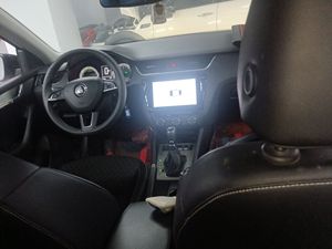 Guazi a bien reçu <span class=keywords><strong>Skoda</strong></span> <span class=keywords><strong>Octavia</strong></span> <span class=keywords><strong>essence</strong></span> 1.4 voiture d'<span class=keywords><strong>occasion</strong></span> FWD 5 sièges - Product Image 5