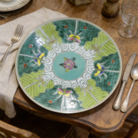 Assiette ronde en porcelaine Famille Rose de 28 cm, peinte à la main, motif chou vert et papillon, pour service ou dîner (Bok Choy)