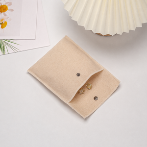 GLAMPKG Pochette à bijoux personnalisée en lin avec couvercle rabattable, emballage imprimé avec logo, pour colliers, boucles d'oreilles, pochettes de rangement pour cadeaux - Product Image 2