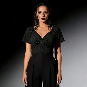 Blusa Personalizada con Ojales, Botones, Cuello en V Profundo, Mangas Cortas con Volantes, Dobladillo Peplum, Transpirable, Tejida a Crochet, Moderna - Product Image 4