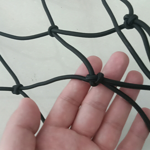 ตาข่ายพลาสติกยืดหยุ่นสีดำคุณภาพสูง ขนาด 10 ซม. ความหนา 5-6 มม. สำหรับใส่สัมภาระในรถบรรทุกหรือท้ายรถ พร้อมตะขอ ติดตั้งง่าย - Product Image 6