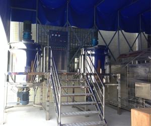 Reattore Miscelatore Chimico da 3000L con Agitatore Riscaldante e Omogeneizzatore, Capacità 5000 Litri, 10 Tonnellate, 3 Strati, 2 Rivestimenti per Cosmetici - Product Image 4