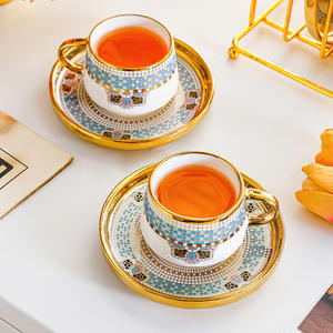 ชุดถ้วยกาแฟเซรามิคหลากสีรูปหัวใจลายนูนทันสมัยแบบขายส่ง สไตล์หรูหราพิเศษ หนาพิเศษ ทนความร้อน - Product Image 4