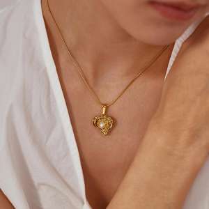 Collar de Mujer de Acero Inoxidable de Alta Calidad con Corazón y Perla, Cadena de Eslabones Moderna para Regalo de Aniversario - Product Image 5