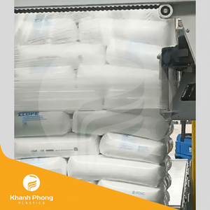Film d'emballage en PE extensible pour l'emballage de palettes Dimensions standard du rouleau Supportant les charges légères et lourdes - Product Image 1