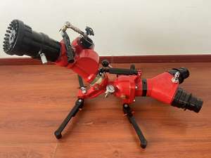 Canon à eau haute pression pour lutte contre les incendies, débit de 40 L/s, portée de 65 m, pulvérisation DC/brume avec pieds pliables, flexible et portable pour les opérations de sauvetage incendie - Product Image 4