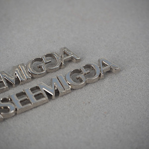 Tùy Chỉnh Khắc Kim Loại Logo Tên Thương Hiệu <span class=keywords><strong>Tag</strong></span> Tấm Trang Trí <span class=keywords><strong>Tag</strong></span> Nhãn <span class=keywords><strong>Pin</strong></span> Kim Loại Nhãn Cho Túi Xách Và Ví Túi Xách Vải - Product Image 3