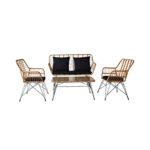 4個の屋外籐ガーデンセットモダンパティオ家具セット、バルコニー用のシンプルなデザインの椅子とテーブル