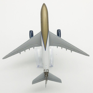 โมเดลเครื่องบิน Gulf Air Airbus <span class=keywords><strong>A330</strong></span>-<span class=keywords><strong>300</strong></span> ขนาด 16 ซม. ทำจากโลหะ ของสะสม ของที่ระลึก ของขวัญ - Product Image 4