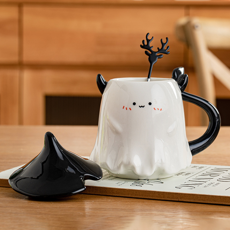 Black little devil-cup + lid + antler spoon