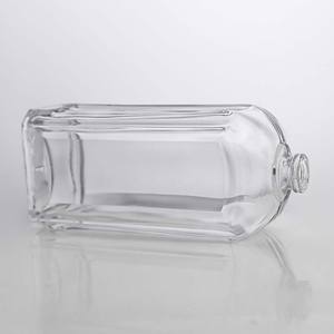 Vente en gros de flacons de <span class=keywords><strong>parfum</strong></span> en verre semi-circulaires 63ml/100ml en verre super flint avec bouchon en liège, étanches, impression personnalisée sur la surface, boîte incluse - Product Image 2