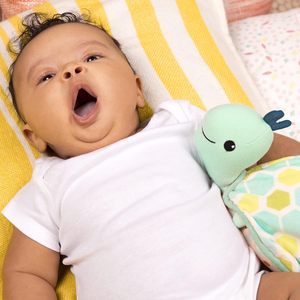 Tortue en peluche apaisante Sherpa brillant pour bébé 0 <span class=keywords><strong>mois</strong></span> + avec couette lumineuse et sonore avec rembourrage en coton PP idée <span class=keywords><strong>cadeau</strong></span> d'anniversaire - Product Image 2