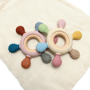 나무 teether 아기 딸랑이 teether 6-12 개월 아기를위한 나무 반지 젖니가 남 장난감 실리콘 teether