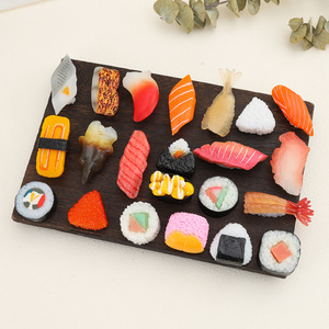 โมเดลซูชิจำลองขนาดเล็ก, พวงกุญแจรูปข้าวปั้นซูชิญี่ปุ่นจำลอง, ของเล่นจำลองรูปอาหารซูชิ - Product Image 1