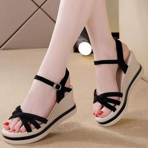 Sandali con Suola Spessa di Alta Qualità per Donne, Novità Estate 2024, Sandali con Tacco Alto a Fascia Singola - Product Image 5