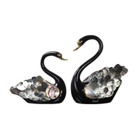 Sculptures modernes en résine de cygne blanc Statues d'animaux Coquillage de mer Œuvres d'art décoratives Figurine d'oiseaux d'amour pour les couples Cadeaux de mariage