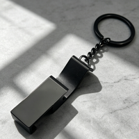 Ouvre-bouteille créatif multifonctionnel, support de téléphone, design de logo personnalisé, artisanat métallique, porte-clés 3-en-1 pratique, vente en gros personnalisée