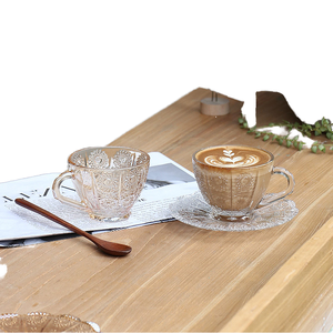 Set di <span class=keywords><strong>Tazze</strong></span> <span class=keywords><strong>da</strong></span> Caffè e Piattini in Vetro con Bordo Dorato, Design Creativo con Motivo Solare, Stile Europeo <span class=keywords><strong>Vintage</strong></span> con Fiori Intagliati - Product Image 1