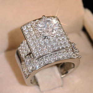 A142 Anello in oro bianco con diamanti da donna, taglio rotondo brillante naturale, colore G, con diamanti laterali - Product Image 6