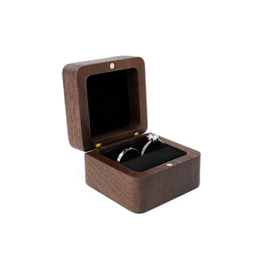 Caja de madera para anillos, joyero de nogal, caja de madera para anillos de compromiso, estuche para guardar alianzas de boda, pequeña caja de madera para bibelotes. - Product Image 5