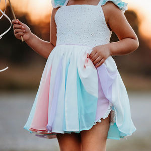 Vestido de baile de arco iris con tutú - Product Image 2