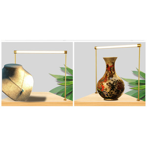 Maßgefertigte Moderne Aluminium-<span class=keywords><strong>LED</strong></span> Luxus-Schmuckvitrine mit Drehbarem Beleuchtungssystem, Theken-Showcase mit Goldfinish - Product Image 6