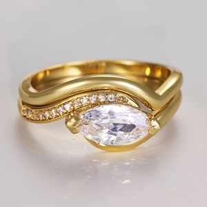 خواتم زفاف ثلاثية الطبقات بتصميم مينيمال ماركيز معتمدة من GRA مصنوعة من الفضة الإسترلينية عيار 925 مطلية بالذهب عيار 18 قيراط مجموعة خواتم مويسانيت - Product Image 4