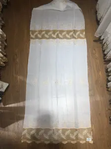 Nuovo disegno del fiore di lusso del ricamo di tulle tessuto per tenda pura
