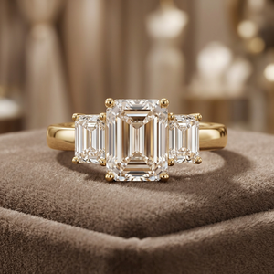 Anillo de Compromiso con Tres Diamantes de Corte Esmeralda Cultivados en Laboratorio, Certificados por IGI, en Oro de 10K, 14K, 18K, Plata 925, 935, Joyería Personalizada - Product Image 1