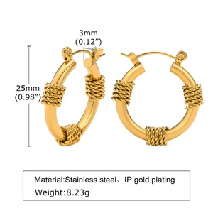 Boucles d'oreilles créoles torsadées épaisses plaquées or, tendance et populaires - Product Image 6