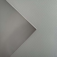 Tissu en membrane PVC de couleur personnalisée pour la construction de structures tendues, utilisation comme matériau de toiture