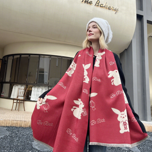 Sciarpa 190*62cm natalizia rossa lunga in poliestere a forma di coniglietto e papillon scialle autunno e inverno sciarpe con nappine a doppia faccia da donna - Product Image 1