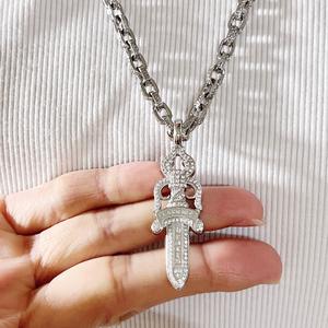 <span class=keywords><strong>Collane</strong></span> con Ciondolo Crom Hearts in Argento per <span class=keywords><strong>Uomo</strong></span> e Donna, Placcate in Oro 24K, Catena Lunga Vintage Retrò Moda Punk a Forma di Spada, Regalo all'Ingrosso - Product Image 4