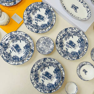 Service de table en porcelaine de luxe de style européen, 41 pièces, assiette à dessert en porcelaine - Product Image 3