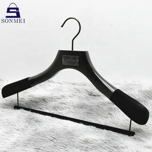 Cintre en bois pour costume de manteau, plaque en métal, personnalisé pour vêtements, cintres de luxe - Product Image 2