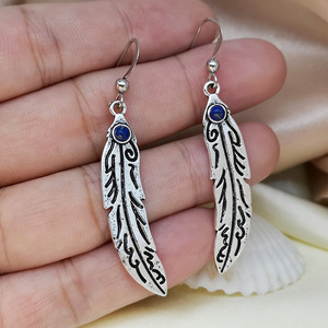 Orecchini Pendenti con Piume Intagliate in Stile Etnico Vintage Bohemien, Accessori Moda per Donne - Product Image 3