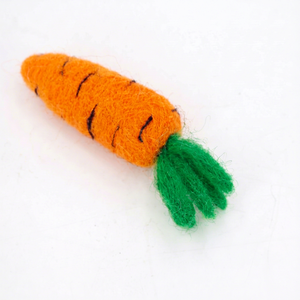 Décoration de carotte en feutre et laine faite à la main pour Pâques, usage intérieur, jouet pour enfant, en laine, dessus vert, corps orange - Product Image 1