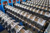 Machine de fabrication de tôles de toiture en métal ondulé avec structure de base renforcée et tuiles émaillées au design personnalisé