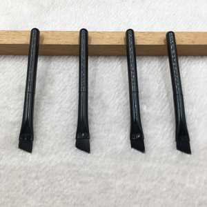 Mini Wenkbrauw Make-Up Borstel Kleine Zwarte Korte Handgreep Schuine Wenkbrauwborstels Draagbare Reizende Make-Up Tool - Product Image 1