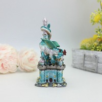 Statuette de château de dragon en émail de style magique, figurine peinte à la main, boîte à bijoux à charnières, décoration de maison en métal bleu