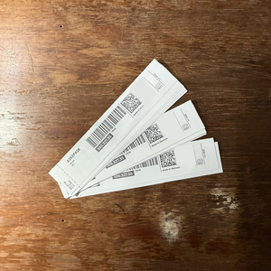 Etiqueta Adhesiva de Vinilo Troquelada, Impresa con Código QR Anti-Falsificación y Número de Serie, Adhesivo Removible de Plástico - Product Image 1