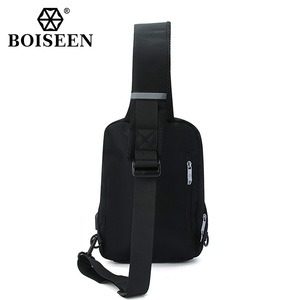 Boiseen Sac de poitrine pour homme, sac bandoulière de grande capacité avec port de chargement USB pour les voyages d'affaires - Product Image 2